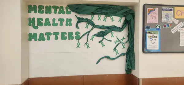 Open youth discussion forum led by mentors